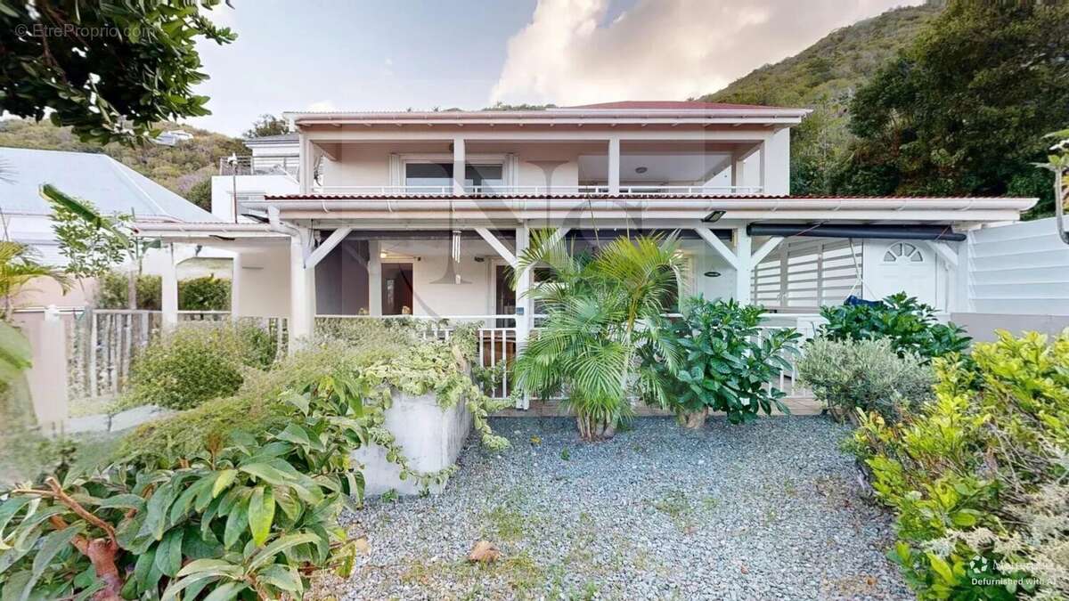 Maison à CAPESTERRE-BELLE-EAU