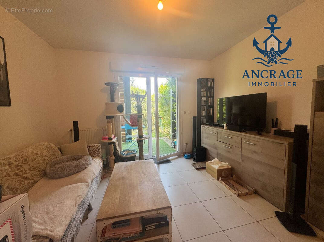 Appartement 39 m² à La Riviere-Saint-Sauveur  - photo 4