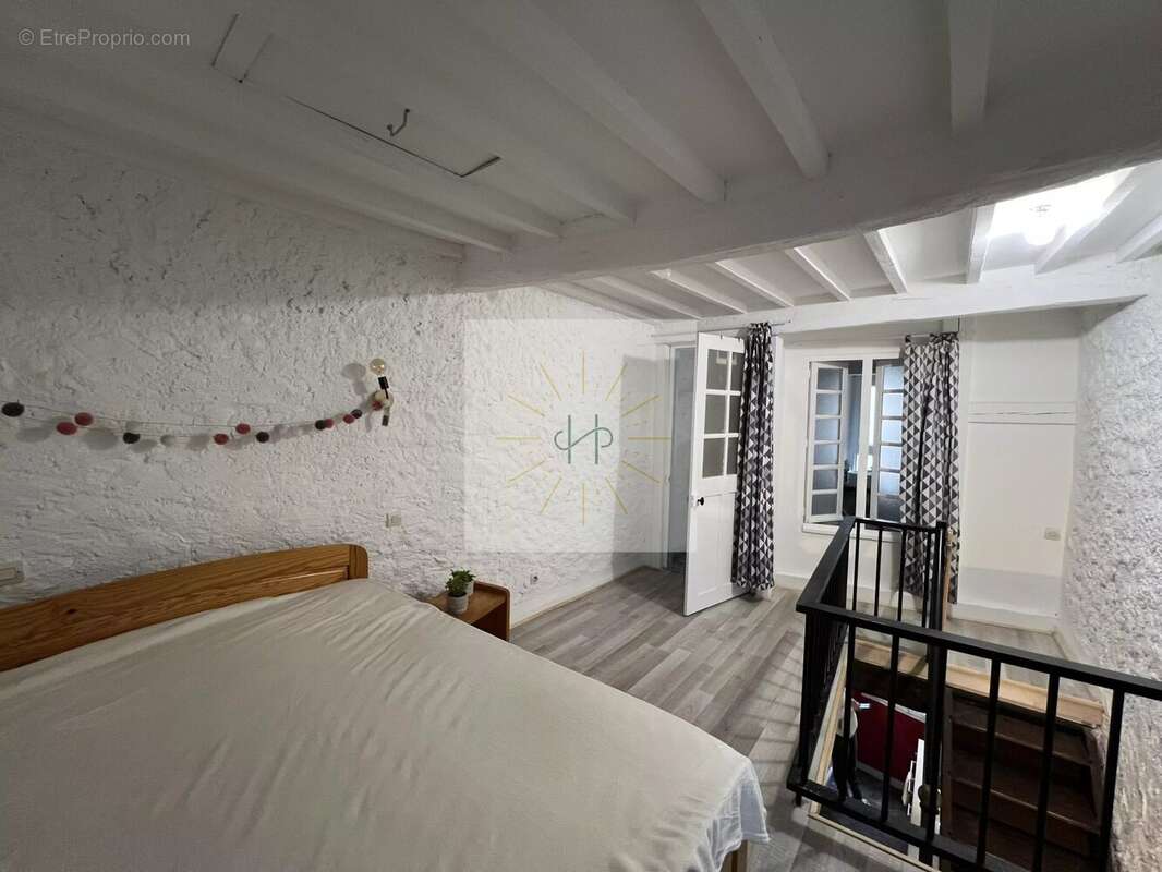 Maison à VILLENEUVE-DE-BERG