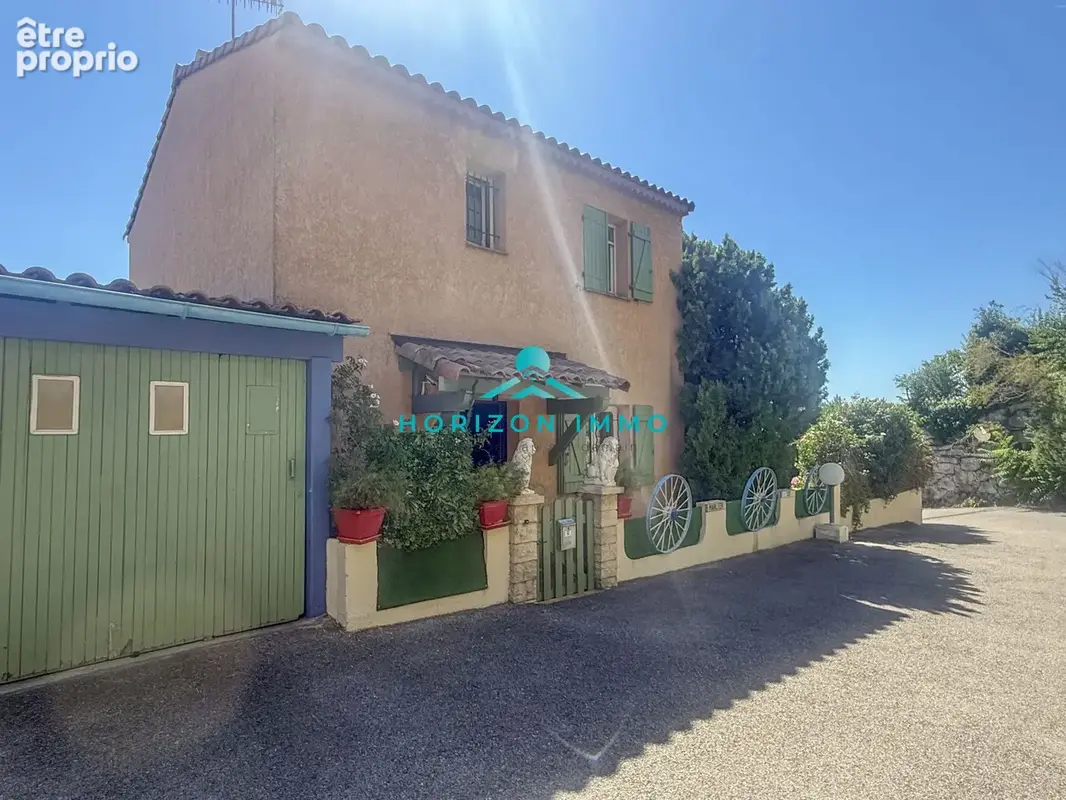Photo Maison à Saint-Laurent-Du-Var au prix de 469 000€