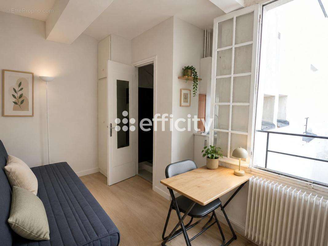 Appartement à PARIS-7E