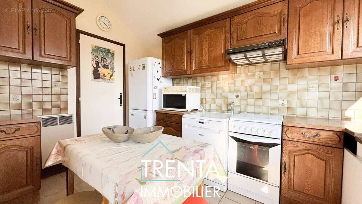 Maison à SAINT-ETIENNE-DE-CROSSEY