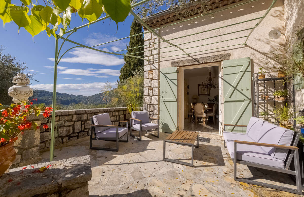Maison à TOURRETTES-SUR-LOUP