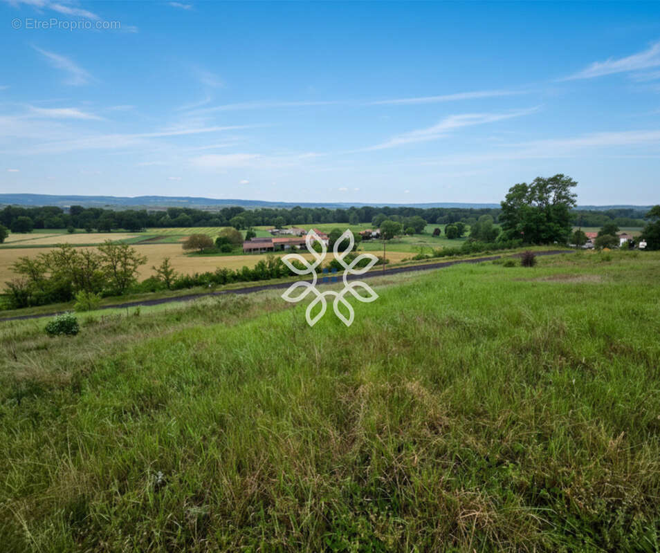 Terrain à AZERAT