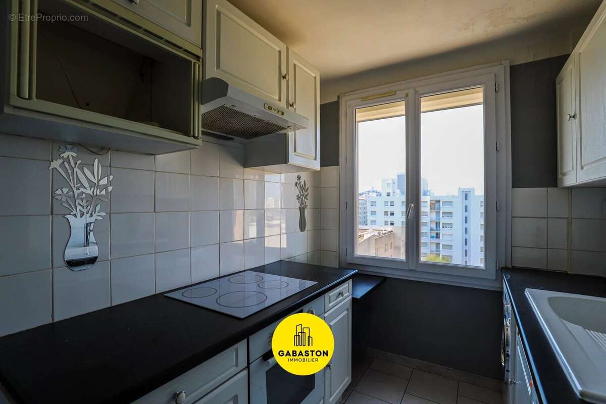 Appartement 59 m² à Marseille-8e  - photo 6
