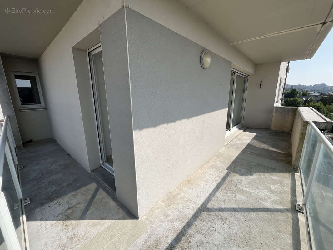 Appartement à ONET-LE-CHATEAU