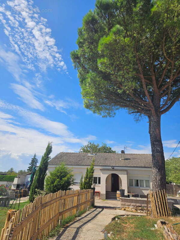 Maison à SIMANDRES