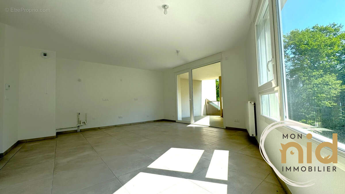 Appartement à MEYLAN