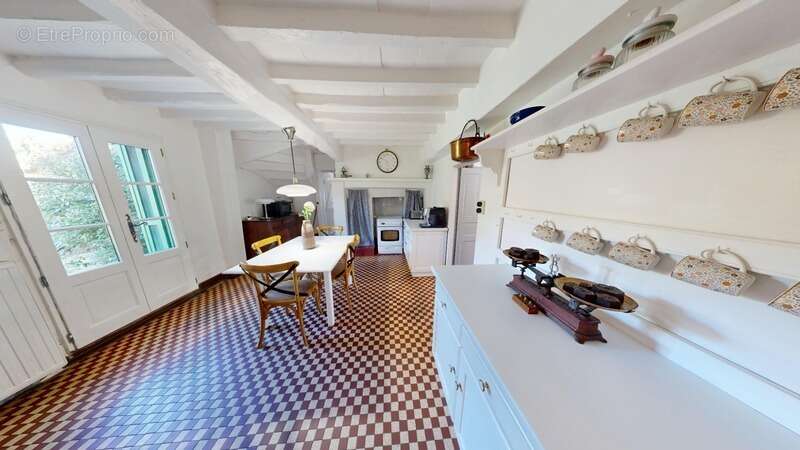 Maison à NEGREPELISSE