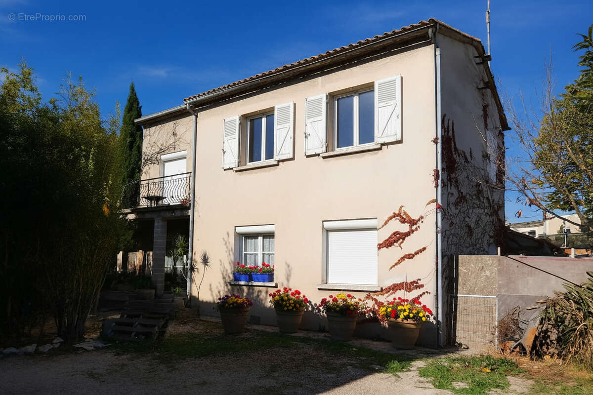 Maison à LE PONTET