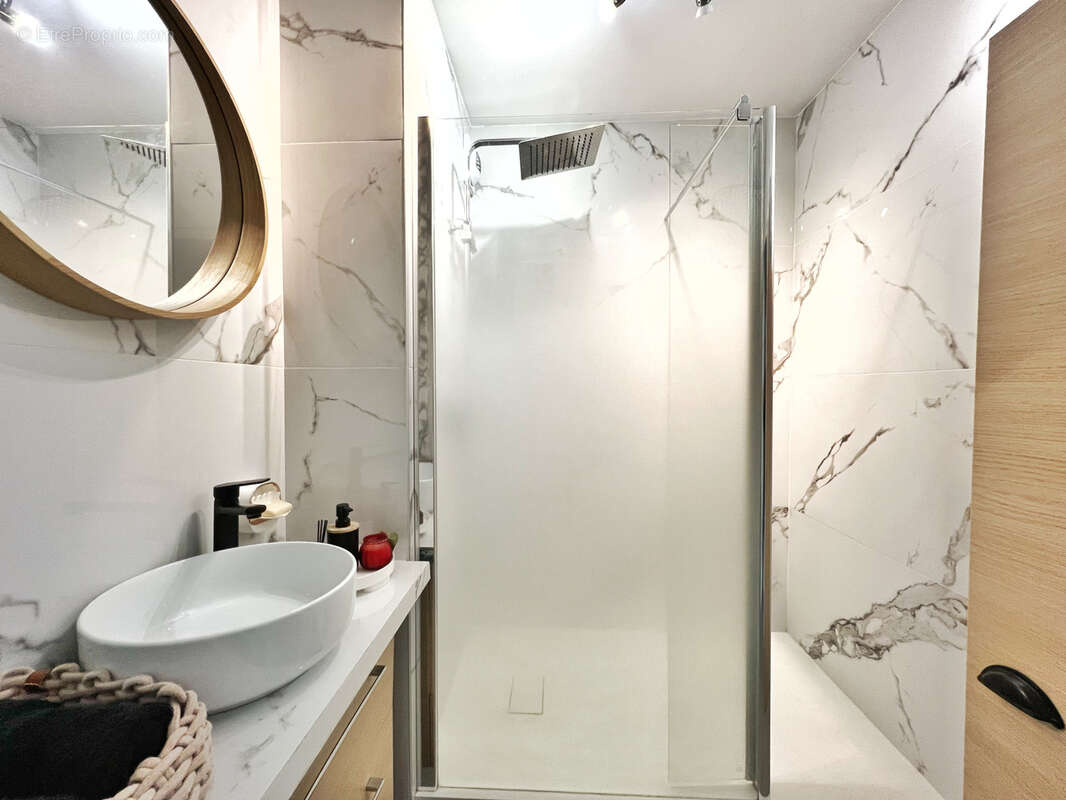 Appartement à PIERRE-BENITE