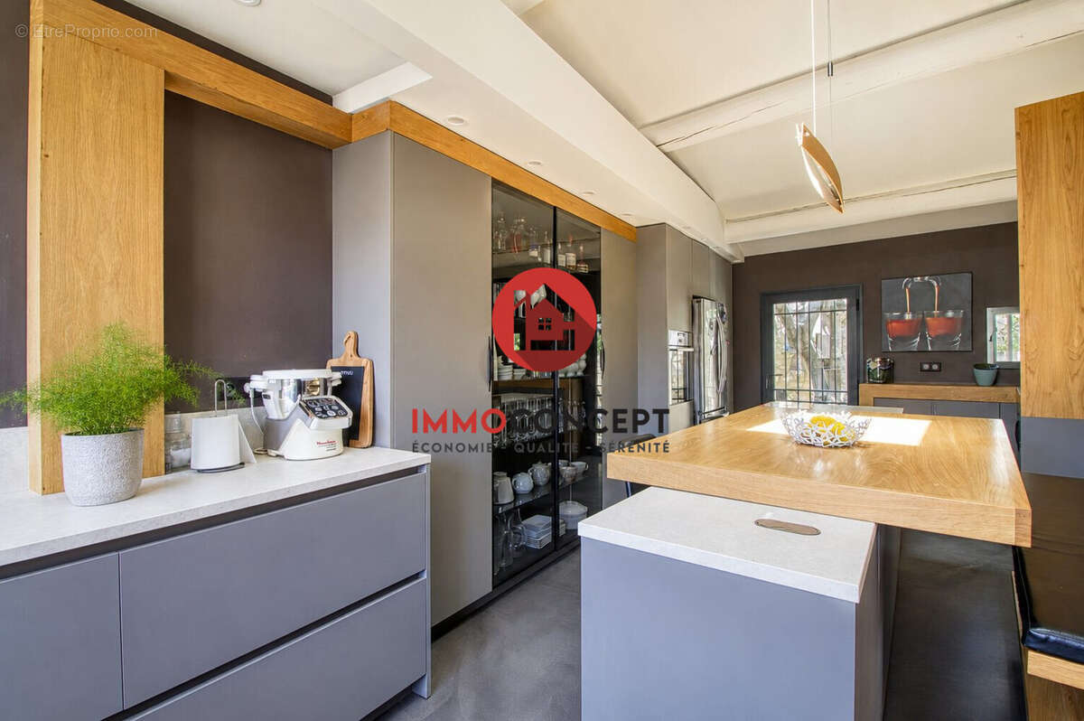 Maison 205 m² à Pujaut  - photo 8