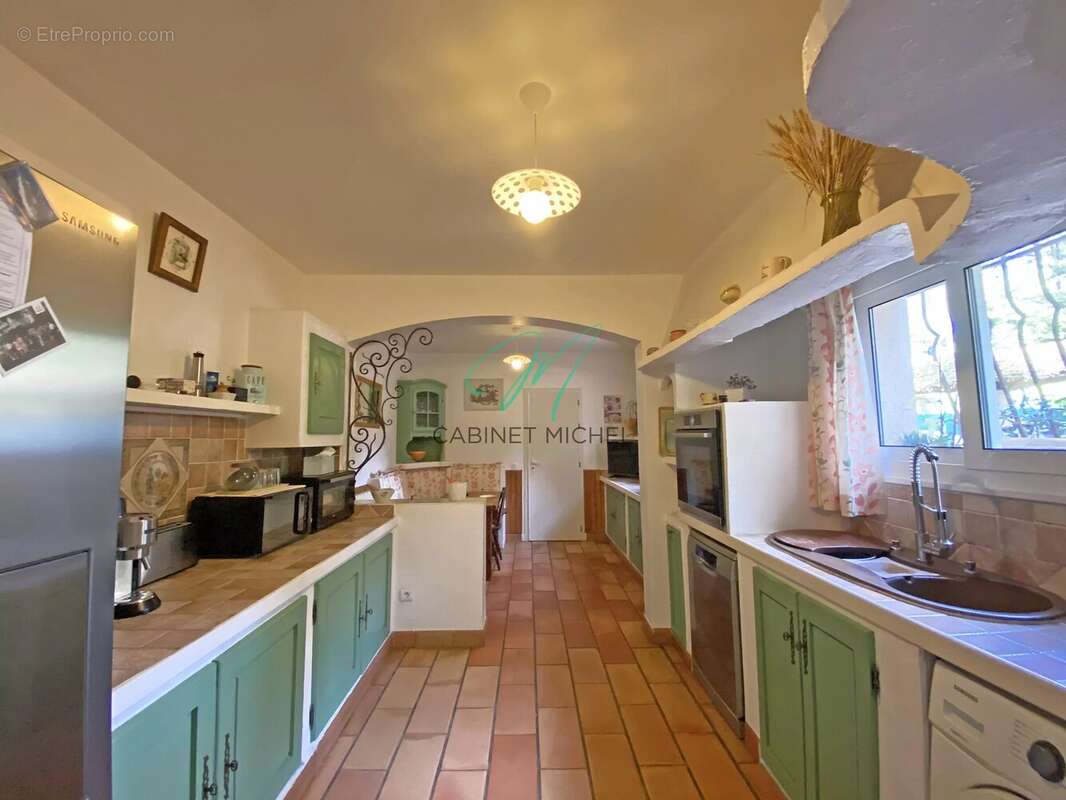 Maison à ROQUEFORT-LES-PINS