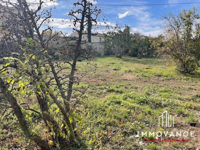 Terrain à GIGNAC-LA-NERTHE