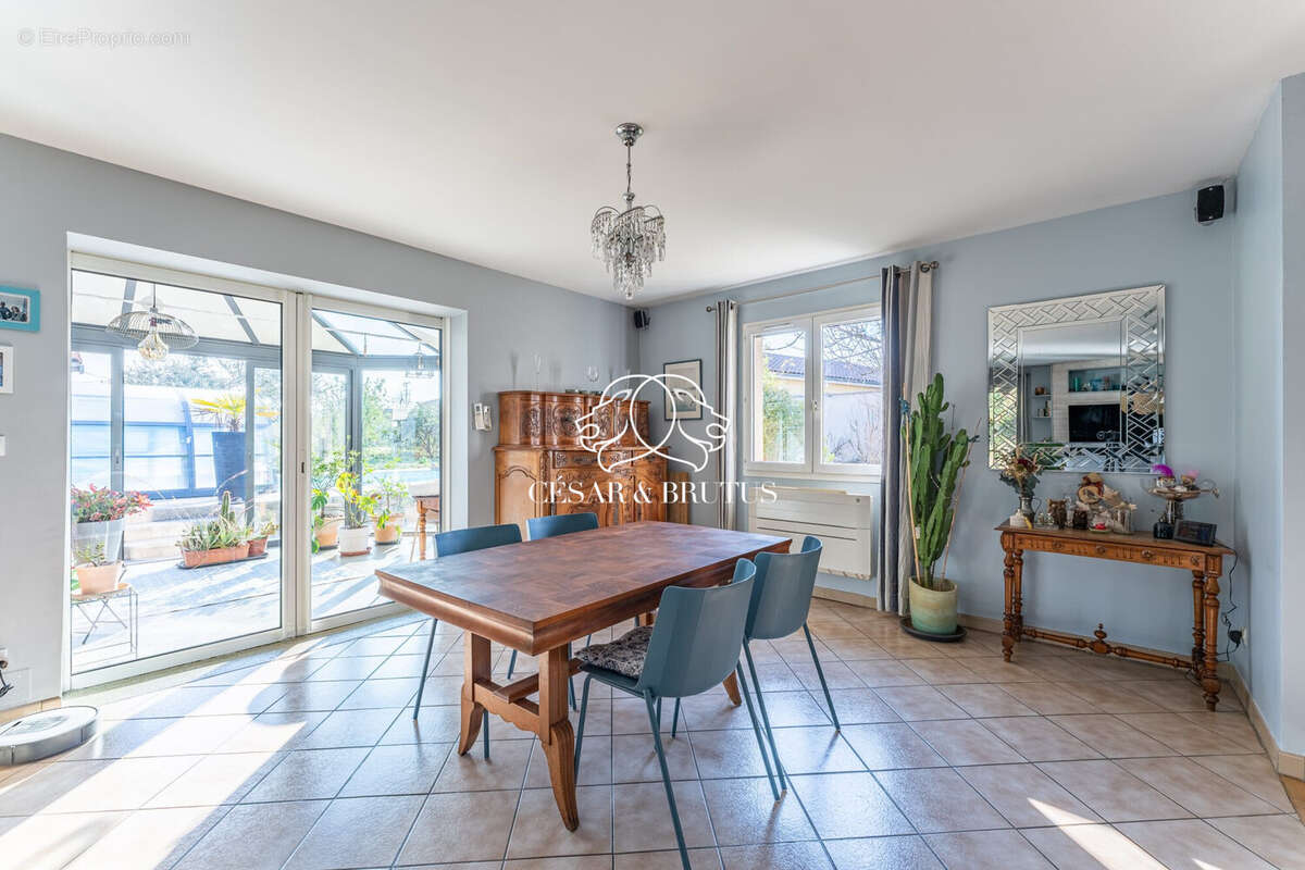 Maison à FLEURIEUX-SUR-L'ARBRESLE