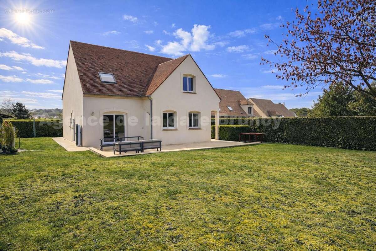 ChatGPT Image 9 févr - Maison à VARENNES-JARCY