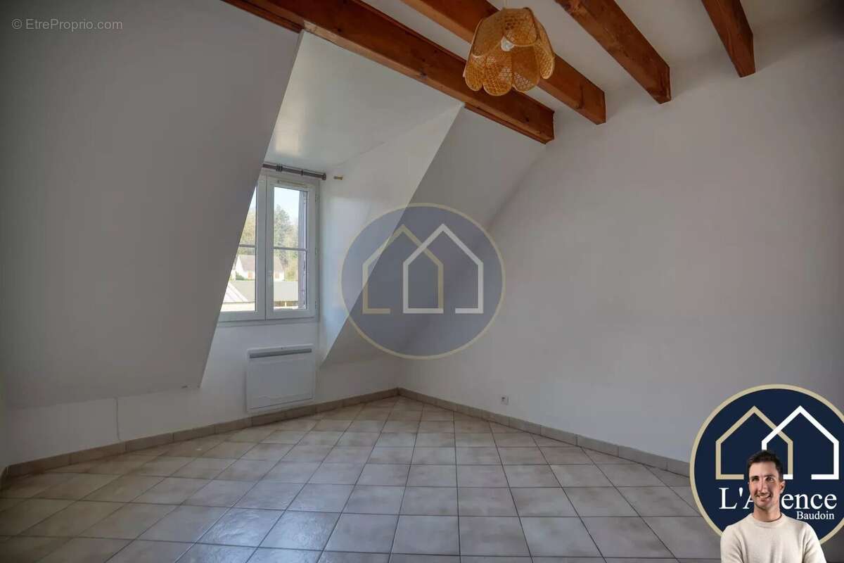Appartement à EPERNON