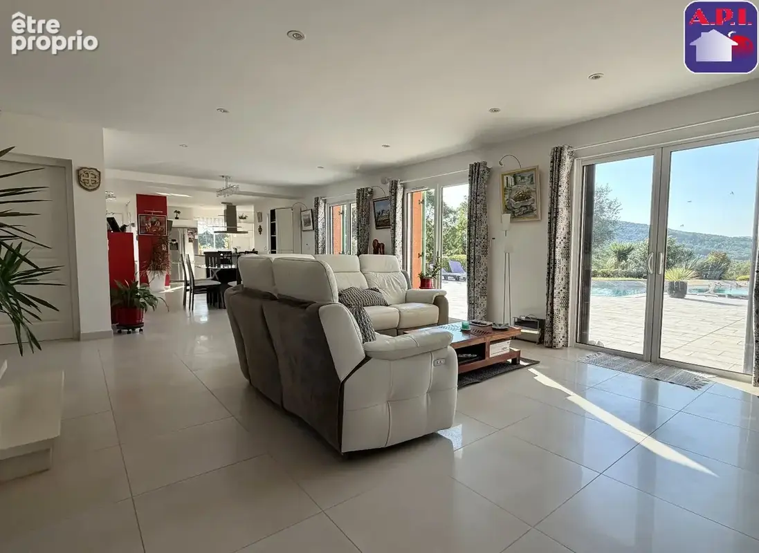 Maison 201 m² à Lagarde  - photo 6