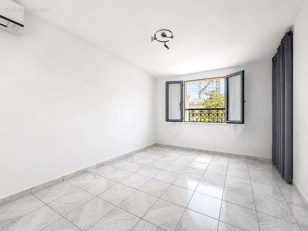 Maison à MARSEILLE-4E