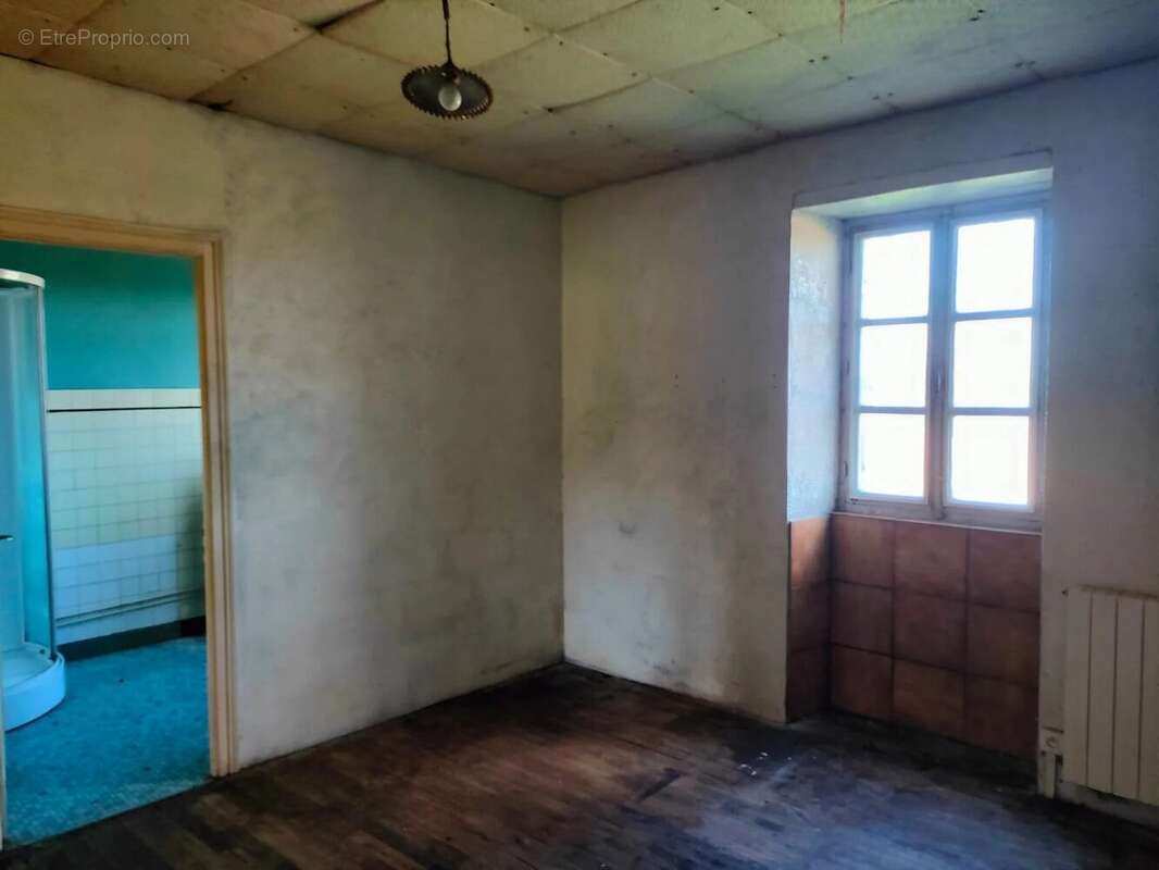 Maison à ORADOUR-SUR-VAYRES