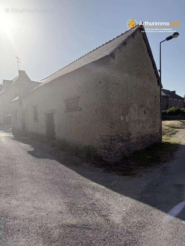 Maison à DOMAGNE