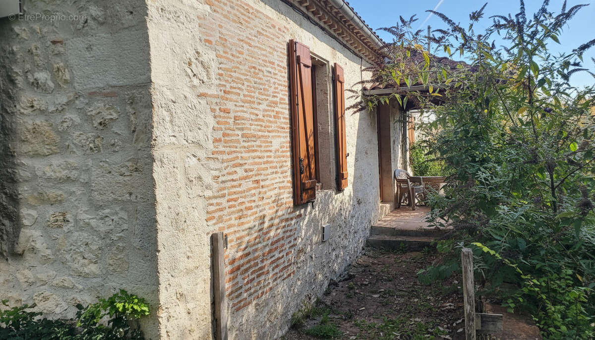 Maison en pierre à rénover - Environnement calme - Proximité Lauzerte - photo 2