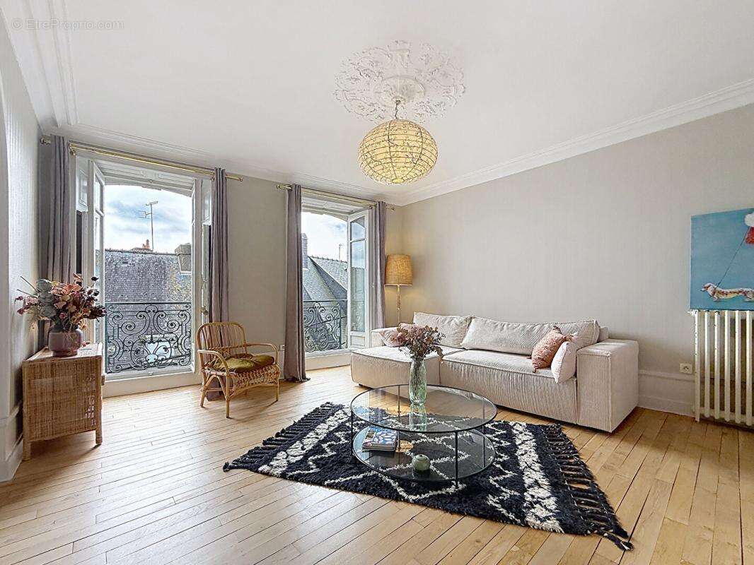 Appartement d'exception de 155 m² dans un ancien hôtel particulier. VANNES HYPER CENTRE - photo 2