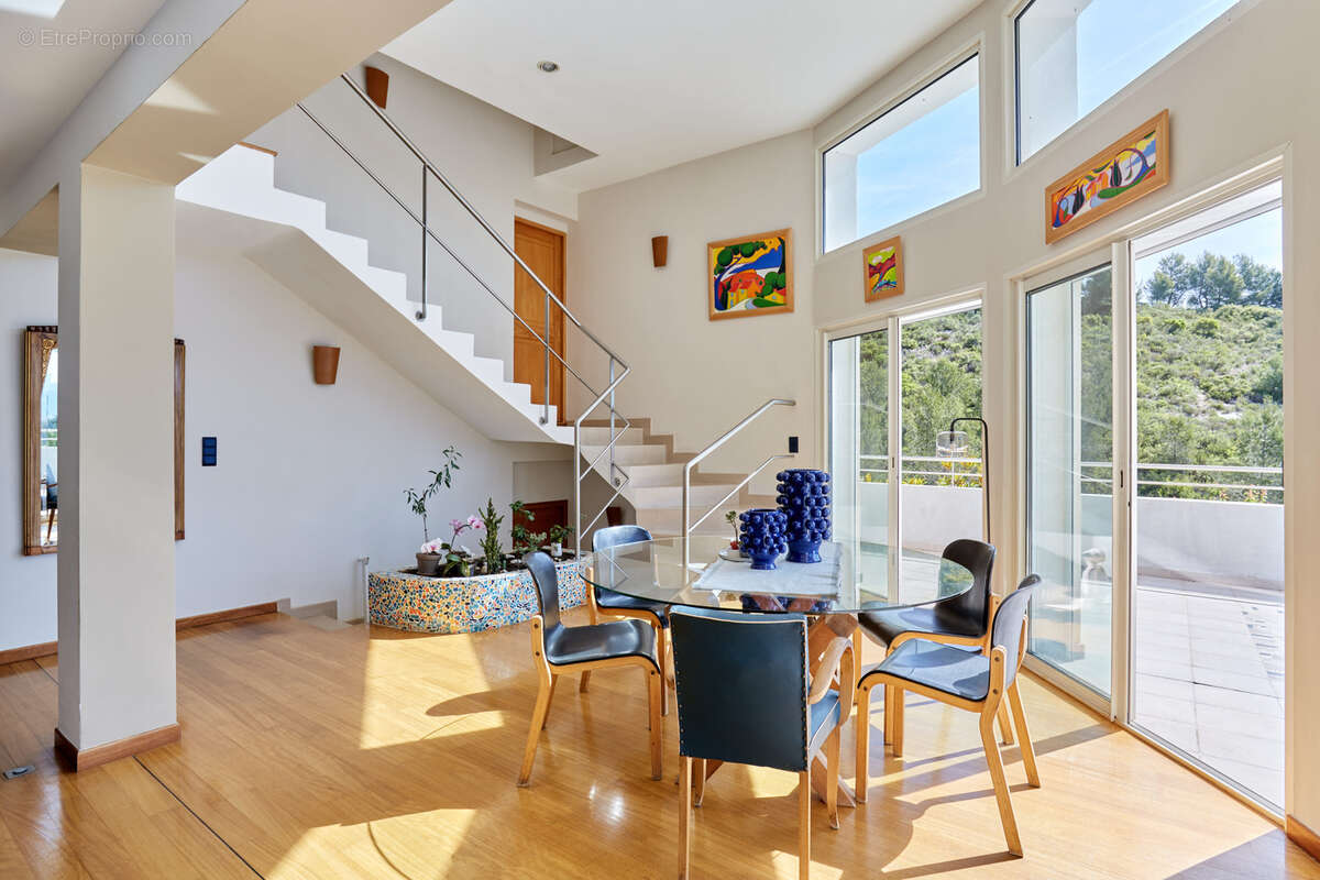 Maison à ROQUEVAIRE