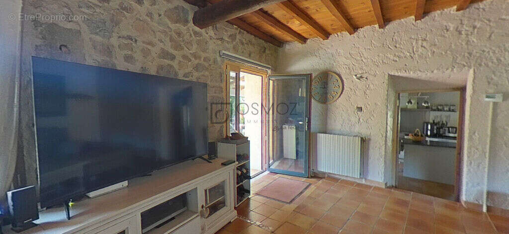 Propriété de charme avec gîte, piscine et dépendances sur 9000 m - photo 16