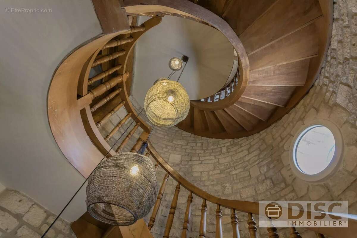 Magnifique propriété avec vues à 360° à 3 minutes du centre-ville de Caussade. - photo 3