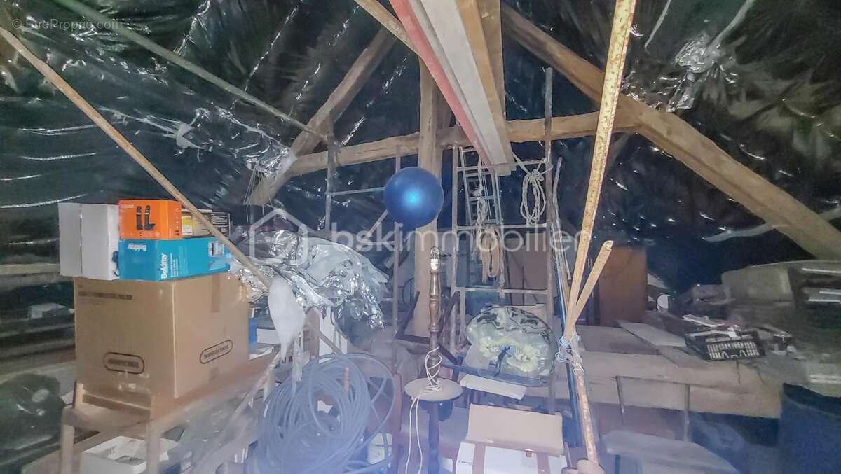 Maison à SAINT-PARIZE-LE-CHATEL