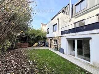 Maison à SURESNES