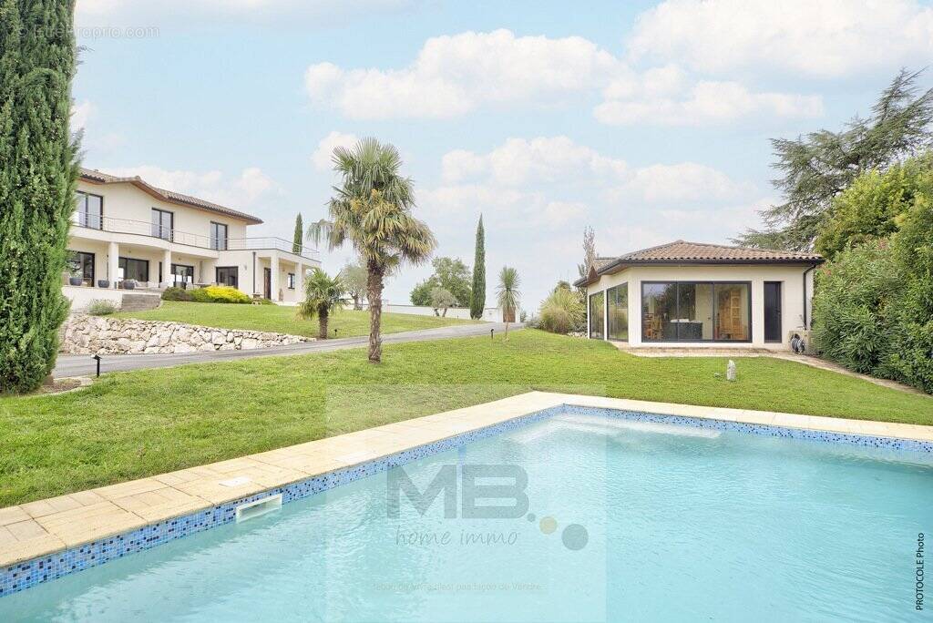 Maison à LACROIX-FALGARDE