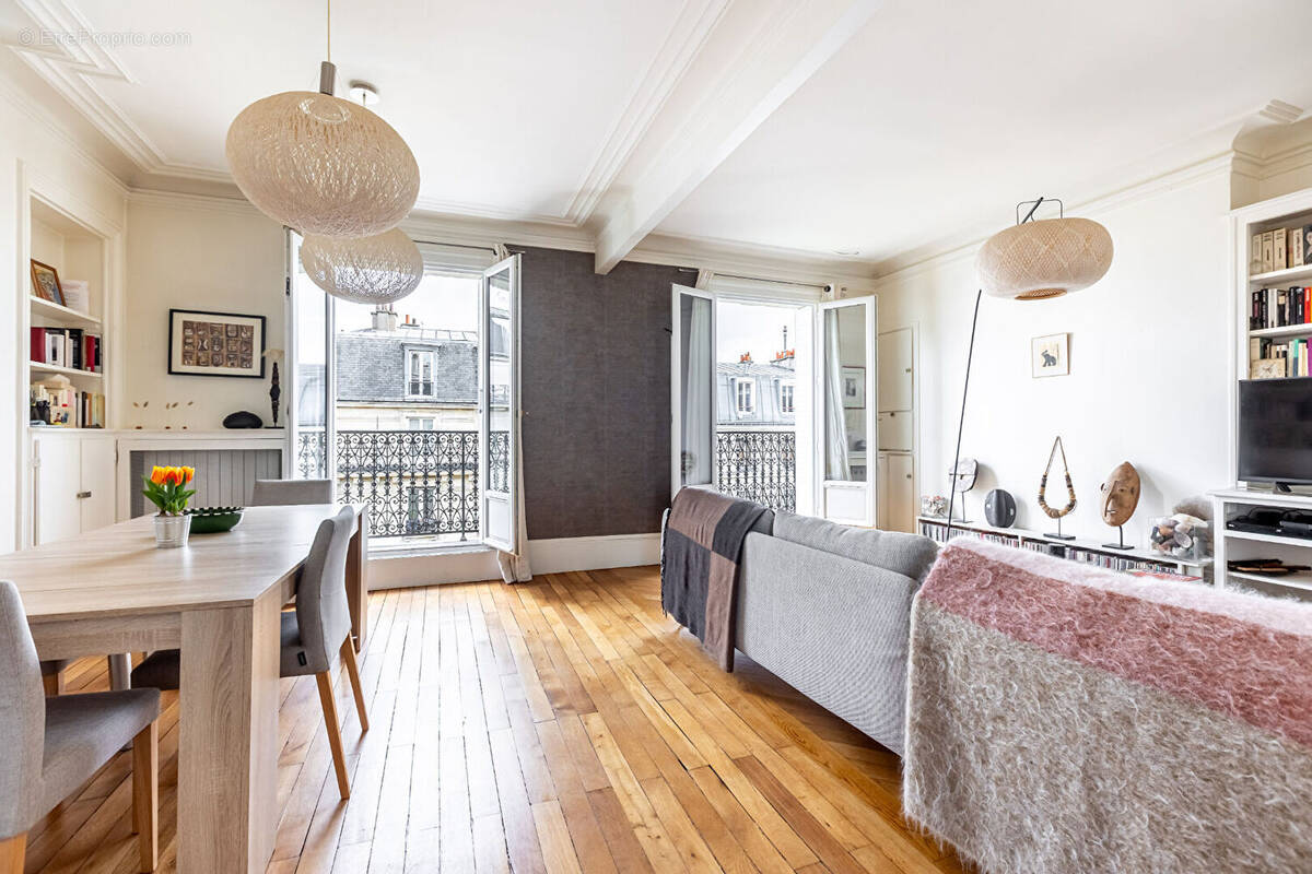 Appartement à PARIS-11E