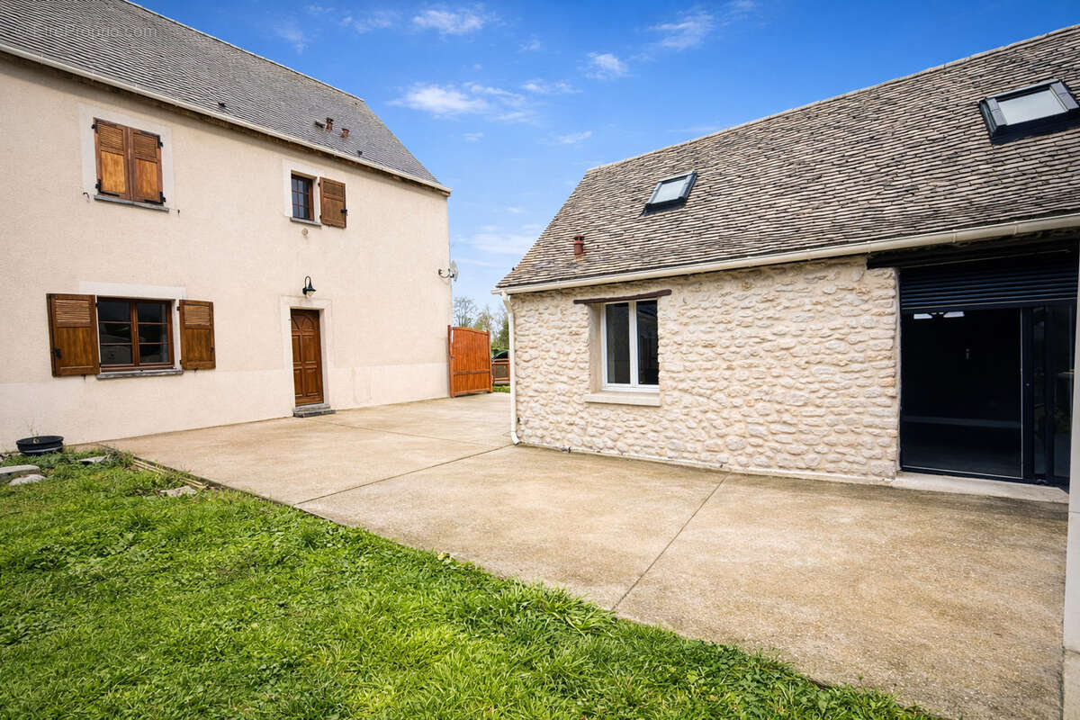 Maison à AUNAY-SOUS-AUNEAU
