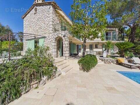 Maison à MANDELIEU-LA-NAPOULE