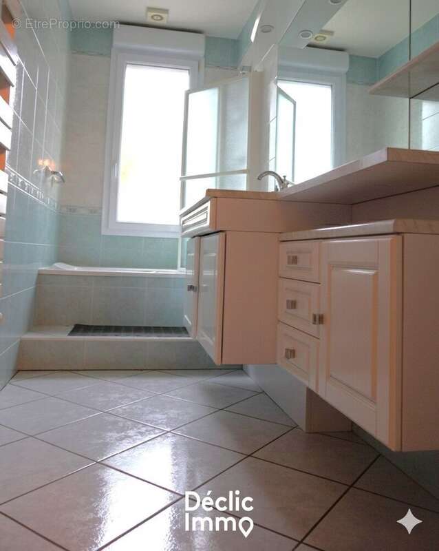 Plain-pied avec 3 chambres  véranda  terrain de 350 m²  au calme - photo 7