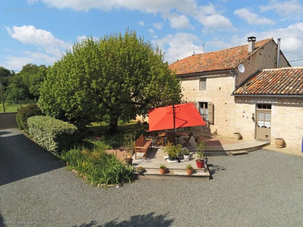 Maison à SAUZE-VAUSSAIS
