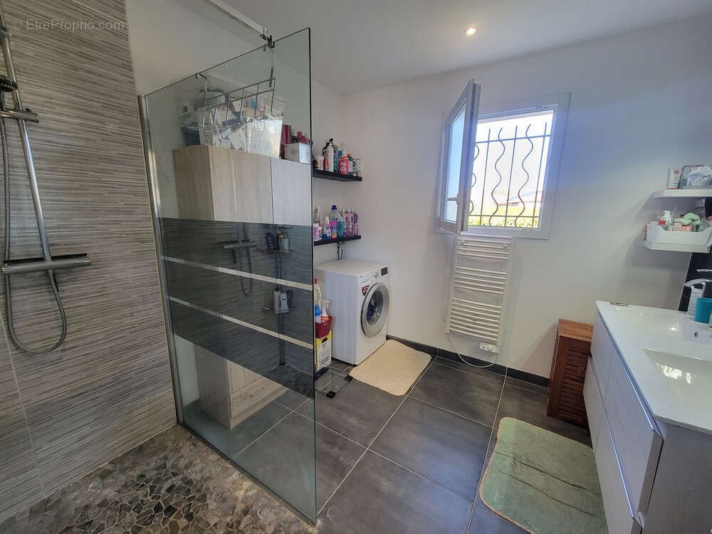 Maison à LE PEAGE-DE-ROUSSILLON