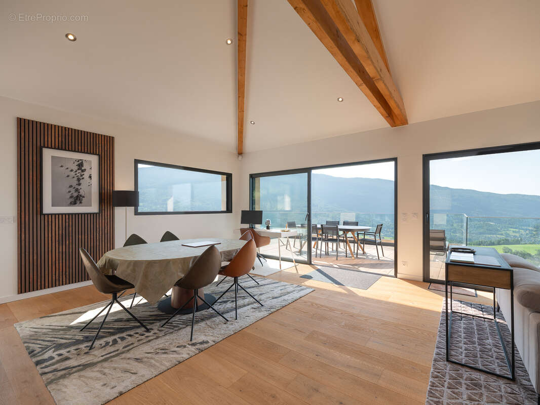 Maison à SAINT-JORIOZ