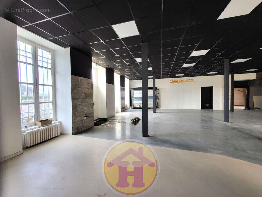 Commerce à SAINT-JUNIEN