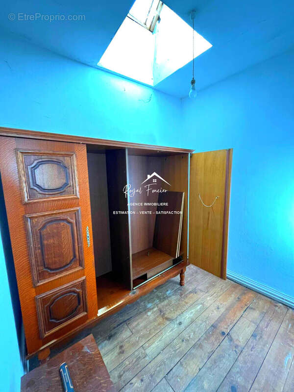 1 er chambre (maison) - Maison à BUXEUIL