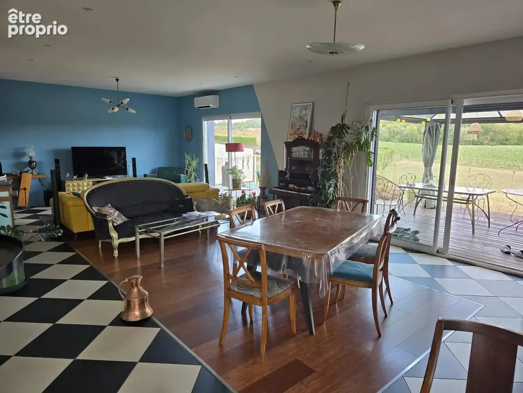 Maison 7 pièces 222 m² · à Frugeres-les-Mines · 222 m² · 425 000 €