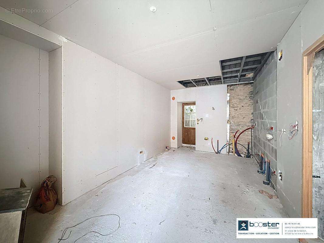 Appartement à SAINT-YRIEIX-LA-PERCHE