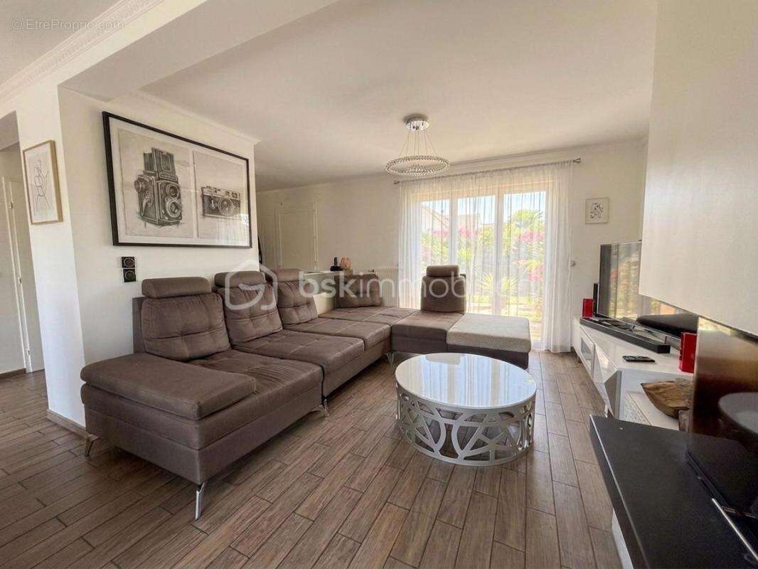 Maison à LA QUEUE-EN-BRIE