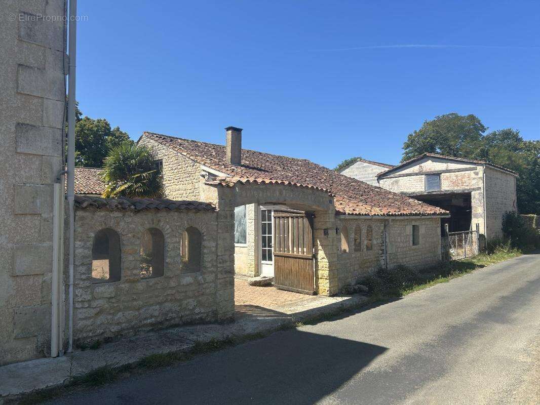 Maison à ANNEPONT