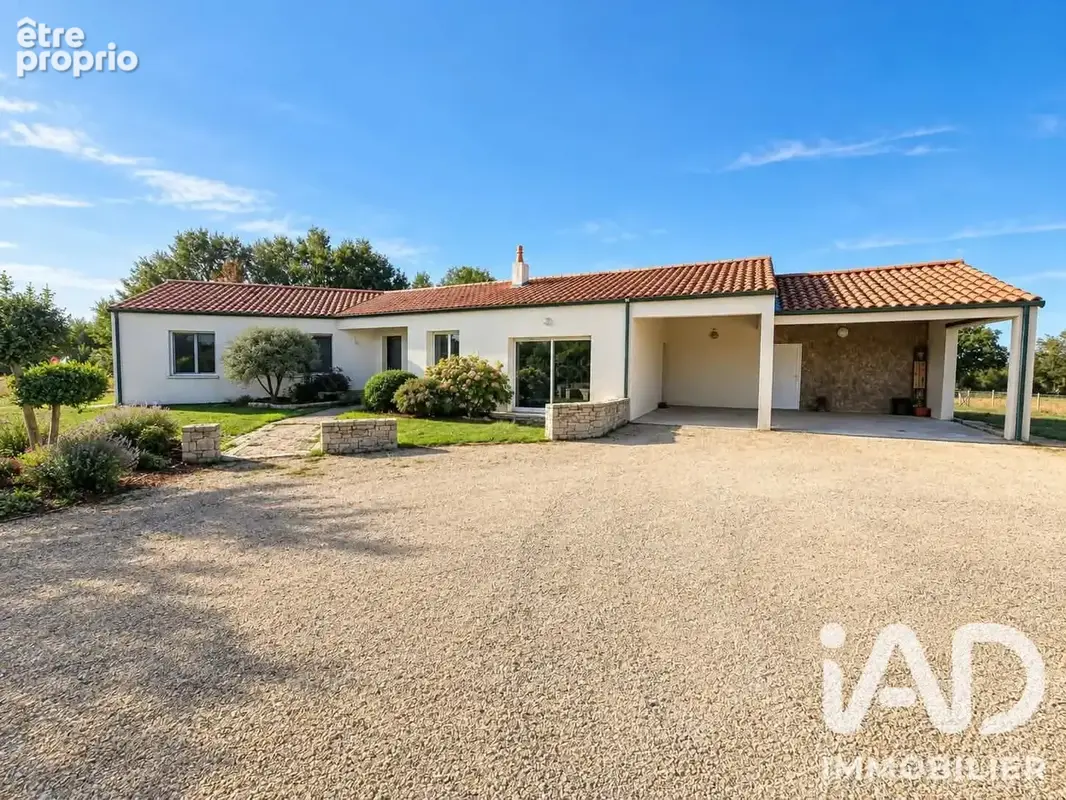 Photo 1 - Maison à BAZOGES-EN-PAILLERS