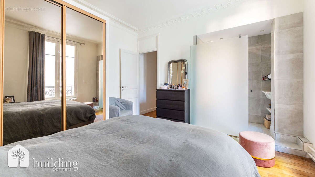 Appartement à NEUILLY-SUR-SEINE