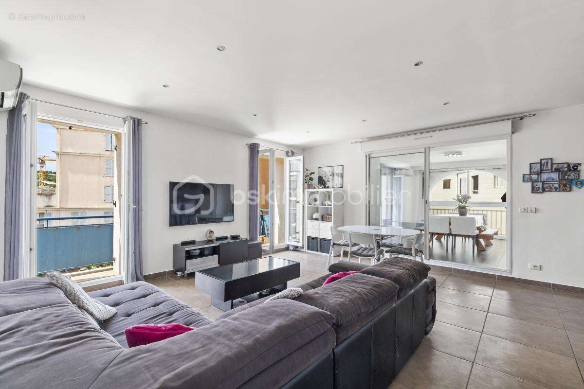 Appartement à VALLAURIS
