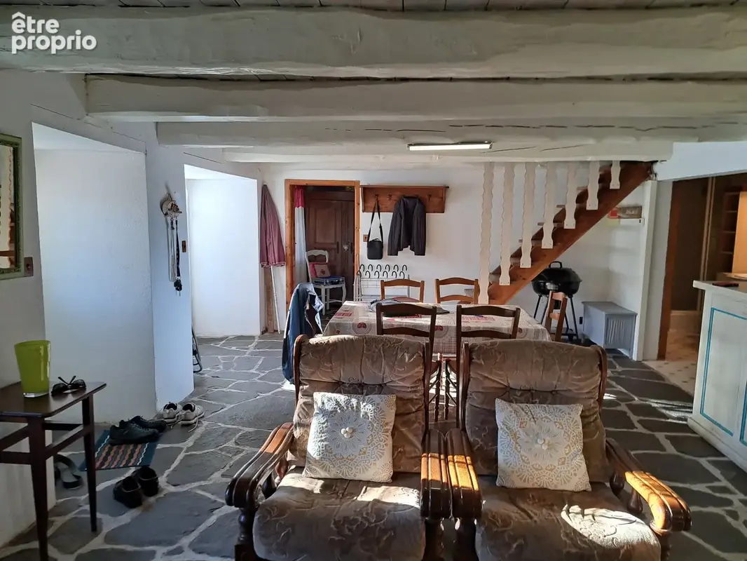 Ancienne petite chaumière au toit de lauzes sur 6000 m2 de terrain - photo 5
